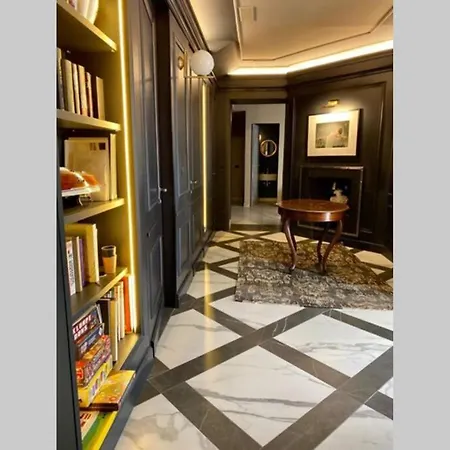 Casa vacanze Elegant Apt 120 M2 Terrace, Best Lake View In Como Carate Urio